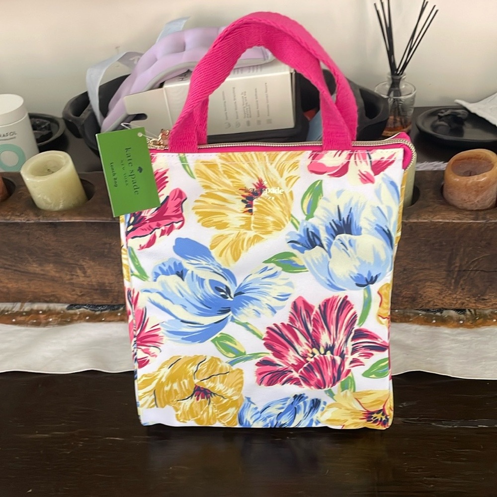 🌟HOST PICK🌟Kate Spade ♠️ Pink and White Floral Insulated Lunch Tote NWT